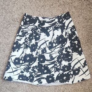 White House Black Market Black and White A-Line Skirt Resort Wear Pockets